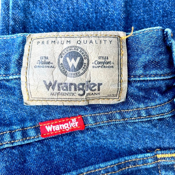 Wrangler, Blue Jeans, Size 32 x 32 - Picture 3 of 4